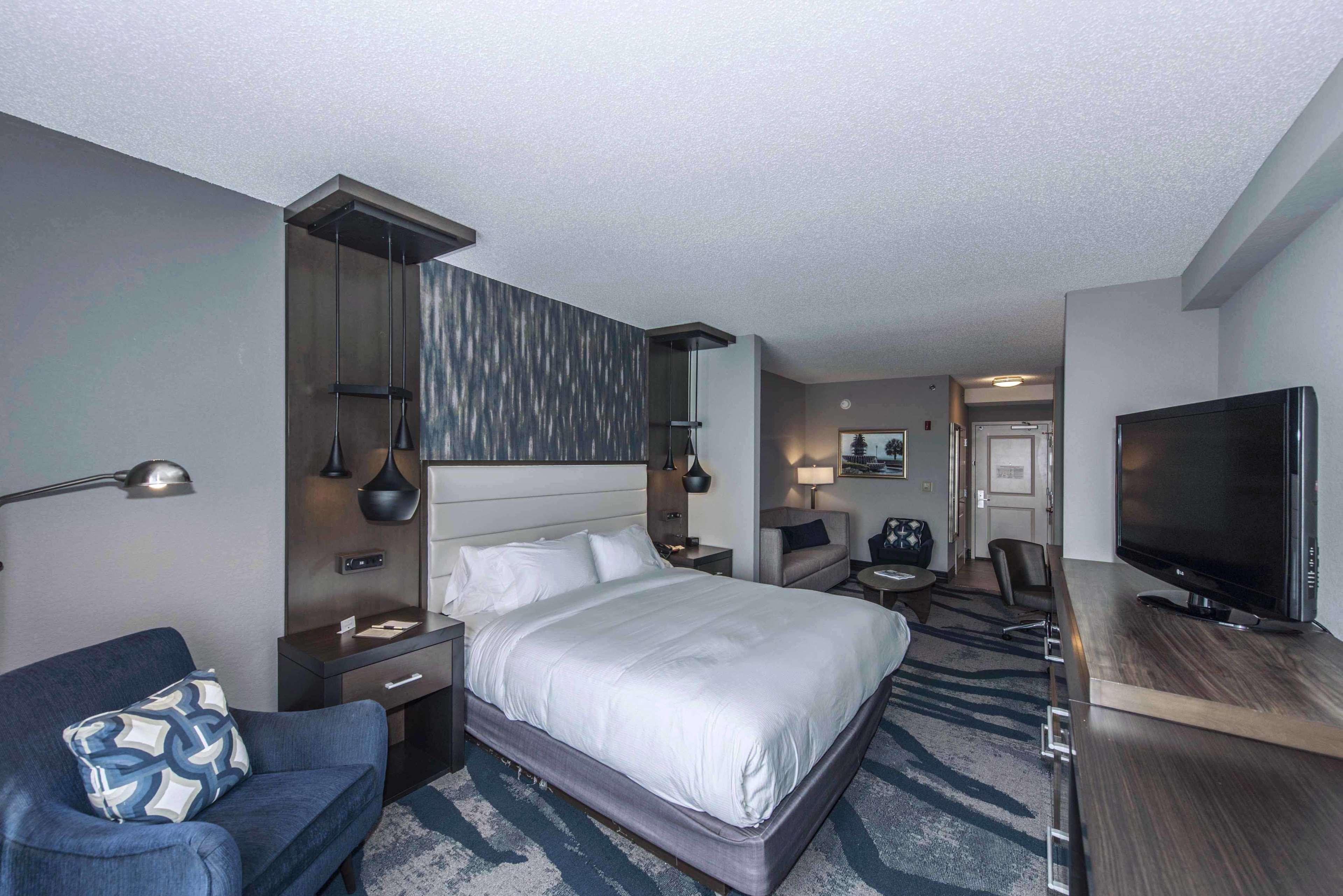 ดับเบิล ทรี บาย ฮิลตัน ชาร์ลตัน นอร์ท คอนเวนชั่น เซ็นเตอร์ Hotel นอร์ทชาร์ลส์ตัน ภายนอก รูปภาพ